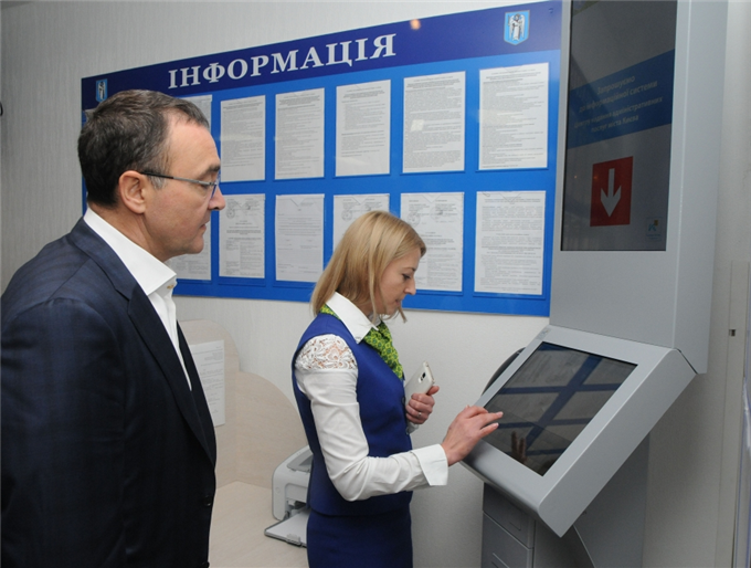Перший заступник голови КМДА Ігор Ніконов проінспектував роботу міського центру надання адмінпослуг